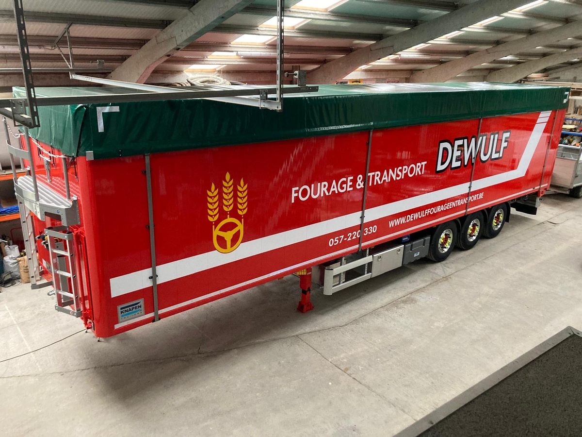 Dewulf Fourage & Transport oplegger belettering