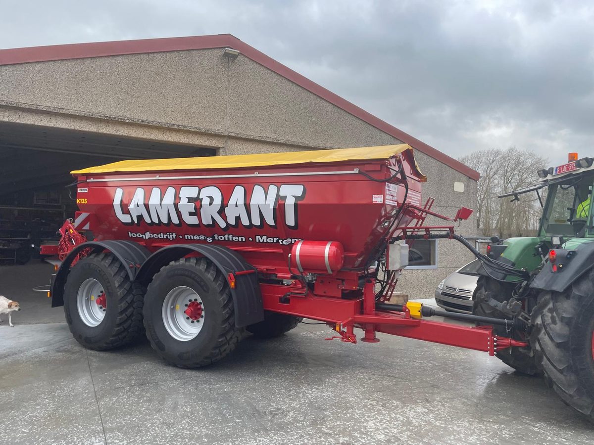 Lamerant loonbedrijf landbouwmachine belettering