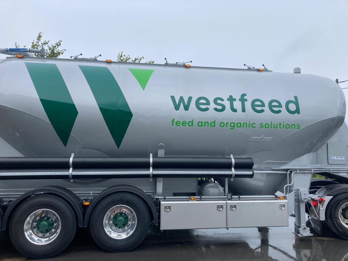 Westfeed tankwagen belettering